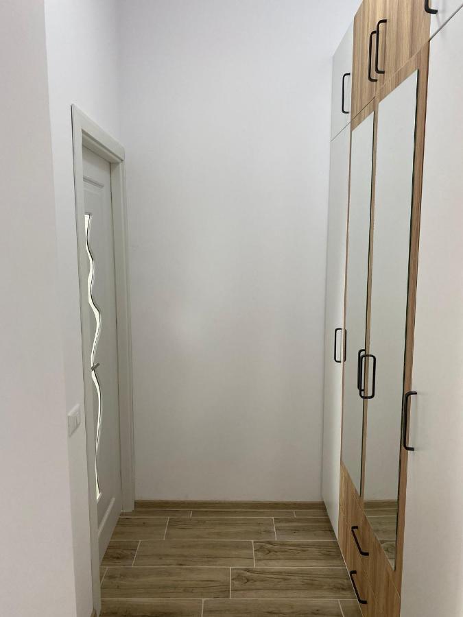 Apartament Lucian Apartment Ramnicu Valcea Exterior photo