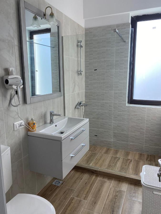 Apartament Lucian Apartment Ramnicu Valcea Exterior photo
