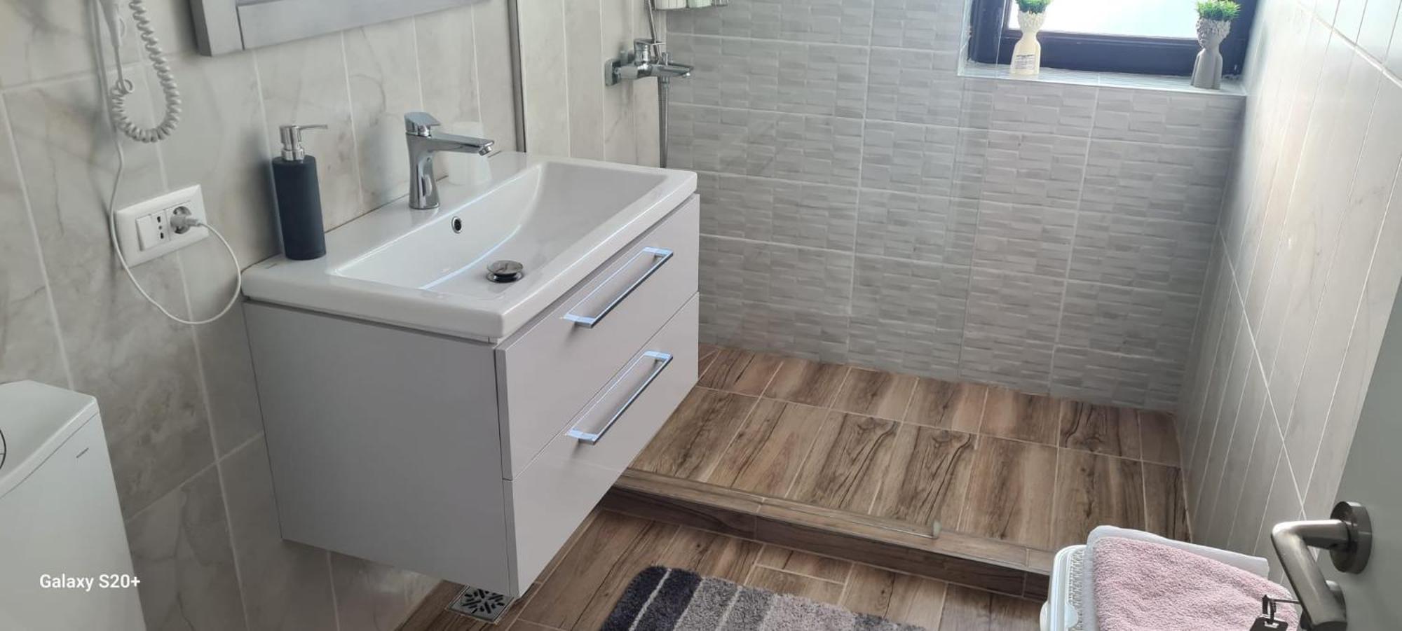 Apartament Lucian Apartment Ramnicu Valcea Exterior photo